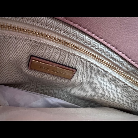 (Sold) Tory Burch - Kira Chevron Convertible Shoulder Bag - Picture 3 of 4